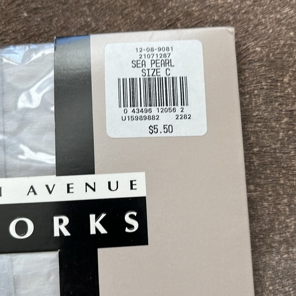 Saks Fifth Avenue The Works Tights Pantyhose Sandal Foot Pearl - Picture 2 of 5